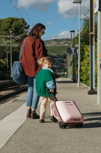 Valiza pentru copii Beaba Luggage Eazy, 22L, cu functie de sezut, 360 rotire - Img 9