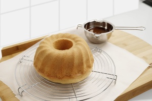 Vas pentru topit ciocolata Dr. Oetker 26 cm din inox, cu maner lung si doua guri de turnare - Img 4