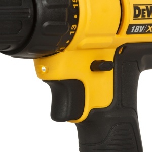 Aparat de gaurit cu acumulator Dewalt DCD771D2, 18V, 300W, 2 acumulatori 2Ah - Img 3