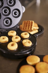 Aparat multifunctional Russell Hobbs Fiesta, 900W, Waffle, Cupcake, Donut, Rosu - Img 8