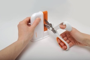 Ascutitor universal pentru foarfece Fiskars, cu capete ceramice, albportocaliu - Img 2