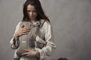 BabyBjorn Marsupiu One Air, plasa 3D, gri-bej - Img 3