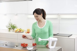 Braun MultiMix 3 HM 3105 Mixer de mana - Mixer de mana cu 5 setari de viteza si functie turbo, incl. tel, carlig de aluat, blender si ceasca de amestecare si masurare de 600 ml, 500 wati, alb - Img 4