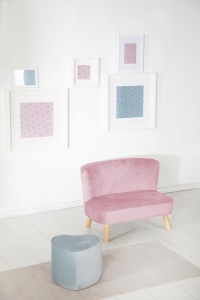 Canapea pentru copii roba Lil Sofa, culoare mauve, design retro, cu picioare din lemn - Img 4