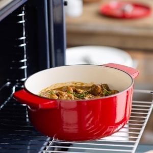 Caserola din fonta KitchenAid 22cm, 3.3L, rosu empire, rezistenta la temperaturi de pana la 260C - Img 5