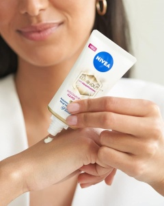 Crema pentru maini NIVEA Luminous 630 LSF15, 50 ml, anti-pigmentare, hidratanta - Img 4
