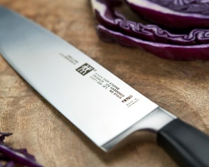 Cutit bucatarie ZWILLING Vier Sterne 20 cm otel inoxidabil maner ergonomic negru - Img 4