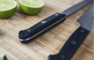 Cutit ZWILLING Gourmet 10 cm Otel Inoxidabil Maner Ergonomic Negru - Img 4