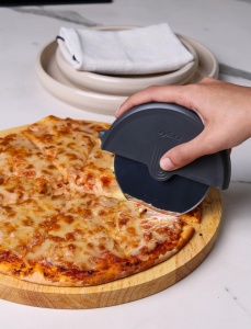 Cutter pentru pizza Zyliss, inox, lama detasabila, ergonomic - Img 2
