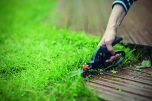 Foarfeca pentru margini gazon Fiskars SmartFit GS40 unghi reglabil 180deg 355 cm negruportocaliu - Img 4