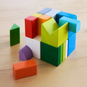HABA 305463-3D-Tile-Game Mix de zaruri jucarii din lemn pentru asezare si stivuire 19 blocuri de constructie din lemn 10 carduri sablon de construit j - Img 2