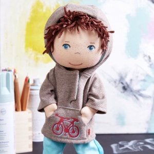 HABA Doll Lian - Papusa moale de carpa 30 cm ideala pentru bebelusi si copii mici lavabila si usor de imbracat si de scos de la 18 luni - 1302109001 - Img 6