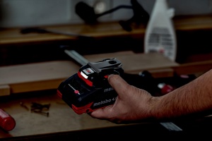 Incarcator Power Metabo PC 18-65, 18V, Powerbank, LED - Img 7