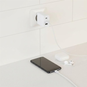 Incarcator USB C Grundig 65W - 2x USB-C, 1x USB-A, Compact - Img 3
