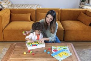 Jocuri Goula Jumbo D53140 GOULA - Culoare bebelus - Joc din lemn pentru copii mici - de la 2 ani - Img 5