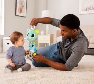 Jucarie multifunctionala Lamaze 3-in-1 Clip Go Bear albastru pentru copii 0-24 luni - Img 6