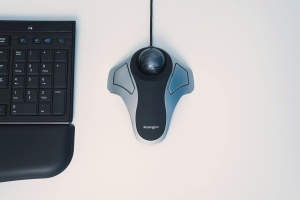 Kensington Orbit TrackBall mouse TrackBall ergonomic cu fir bila de 40 mm compatibil cu Windows si macOS pentru dreptaci si stangaci argintiugri 64327 - Img 9