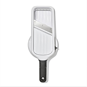 Mandolina manuala OXO Good Grips cu 5 setari de taiere compacta si antialunecare