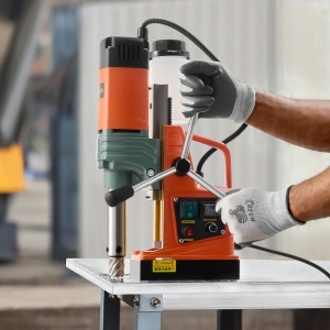 Masina de gaurit cu magnet VEVOR 1450W, 50mm, 13000N, 6 burghie - Img 8