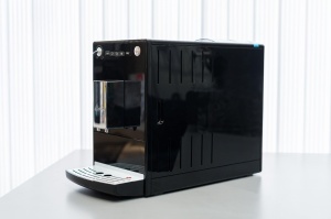 Melitta Solo - Aparat de cafea complet automat cu gura de scurgere reglabila pe inaltime aparat de cafea mic cu rezervor de apa detasabil de exemplu e - Img 2