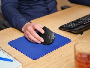 Mouse ergonomic wireless Trust Bayo Bluetooth RF 24GHz negru 53 plastic reciclat - Img 8