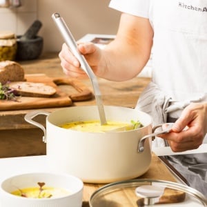 Oala din Aluminiu KitchenAid, 20 cm, 3.11 L, Culoare Creme - Img 4