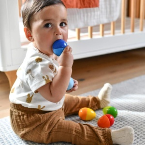 Oua muzicale HABA - 5 oua colorate din lemn pentru educatie muzicala timpurie pentru bebelusi si copii mici de la varsta de 2 ani - Fabricat in Germania - 1007733001 - Img 5