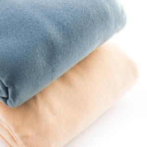 Patura cu maneci InnovaGoods Faboulazy, poliester, albastru-bej, dimensiuni 130x170 cm - Img 4