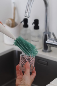 Perie pentru curatarea biberoanelor Beaba Salbeigrun silicon flexibil maner ergonomic - Img 4