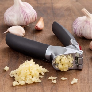 Presator de usturoi OXO Good Grips cu capacitate mare si curatare integrata - Img 2
