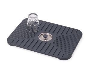 Protectie chiuveta Joseph Joseph SinkShield cu dop detasabil antiderapanta dimensiune mare