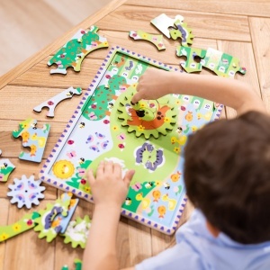 Puzzle din lemn pentru copii Melissa Doug, 24 piese, cu roti dintate, tematica animale - Img 2