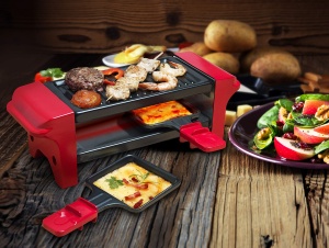 Raclette Bestron pentru 1 pana la 2 persoane, mini gratar de masa cu doua tigai si doua raclete din lemn, 350 wati, culoare: rosu/negru - Img 5