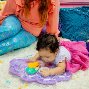 Saltea cu apa Bright Starts, Disney Baby, Ariel, 37.5x45.1cm, mov - Img 6