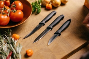 Set cutite Fiskars Essential 3 piese lame otel inoxidabil manere PP Negru - Img 3