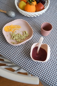Set de farfurii din silicon BEABA, 4 piese, roz, cu suport pentru prindere - Img 7