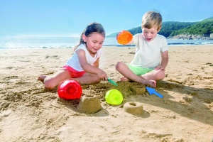 Set de forme pentru nisip Hape - Jucarie creativa din plastic rezistent pentru copii - Img 2