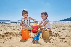 Set de joaca Hape 5-in-1 pentru nisip compact si usor de transportat pentru copii 18 luni - Img 6