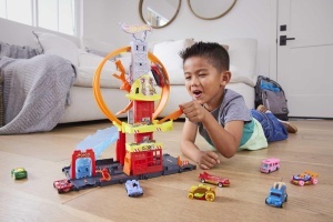 Set de Joaca Hot Wheels City Super-Looping cu Lift Manual si Rampa Transparenta - Img 2
