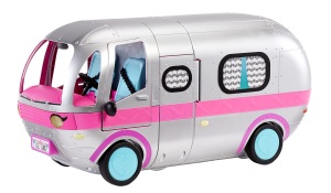 Set de joaca L.O.L. Surprise Glamper - Rulota argintie cu 55 de accesorii, lumini si sunete