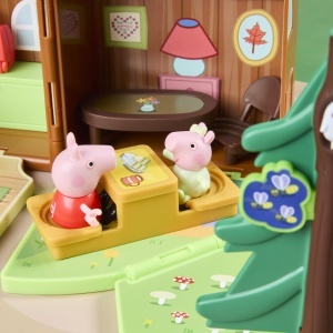 Set de Joaca Peppa Pig - Excursie la Cabana cu 2 Figurine si 6 Accesorii - Img 9