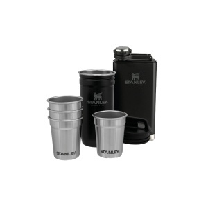 Set de Shot-uri Stanley 1913 Adventure - Flacon 236ml, 4 pahare inox, Negru Mat
