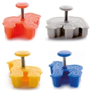 Set forme decupat aluat IBILI Safari 734700 ejector inclus 4 piese rosu - Img 3