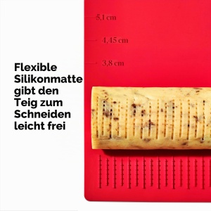 Set mat pentru taiat si copt fursecuri OXO 11383000, 2 matrite din silicon, rosu - Img 6