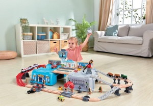 Set tren Hape Holzeisenbahn 80 piese cu accesorii multicolor pentru copii 3 ani - Img 2