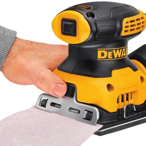 Slefuitor Vibrant DeWalt DWE6411-QS 230W cu Sistem de Prindere Velcro - Img 2