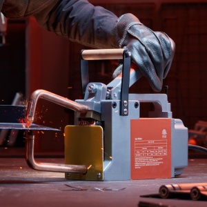 Soldor portabil VEVOR sudor cu puncte grosime de 18 inch cu capacitate de intrare de 15 kVA pistol cu varf de sudura sudor cu puncte din tabla metalic - Img 8