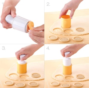 Stampilator pentru Biscuiti Tescoma cu 6 Motive Interchangeabile, Plastic si Silicon - Img 8