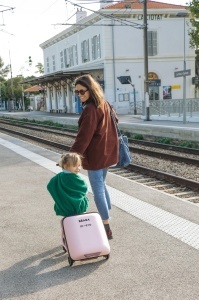 Valiza pentru copii Beaba Luggage Eazy, 22L, cu functie de sezut, 360 rotire - Img 6