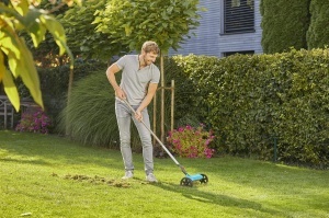 Verticutator Gardena combisystem 32 cm, cu roti robuste si protectie impotriva coroziunii - Img 4